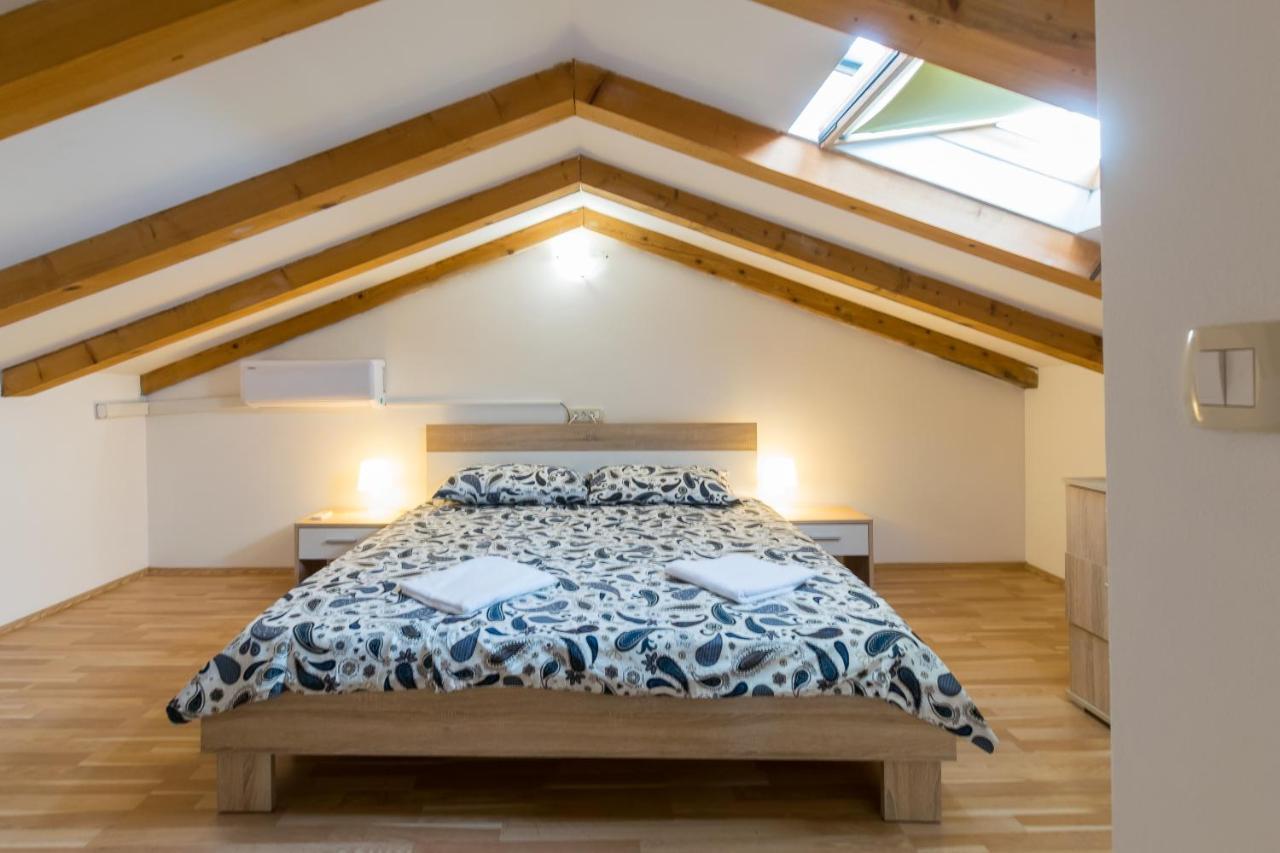 Holiday Home Olga With Pool &Pet Friendly Pula Eksteriør billede